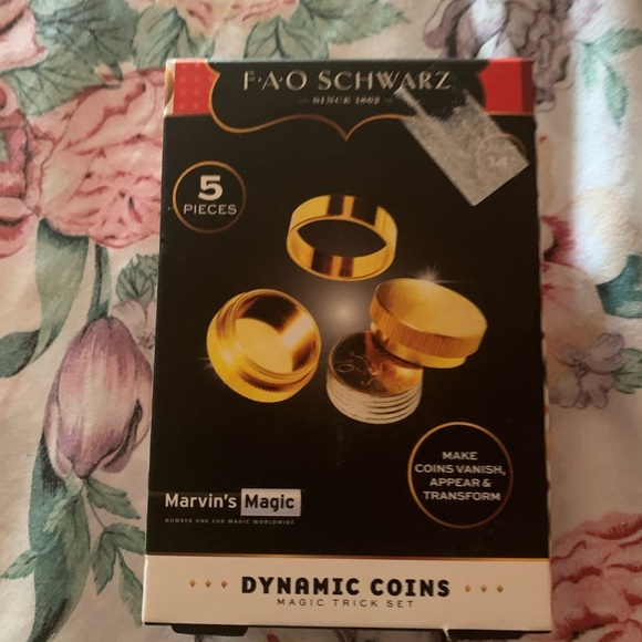 FAO Schwarz Dynamic Coins Magic Trick Set - Picture 1 of 3